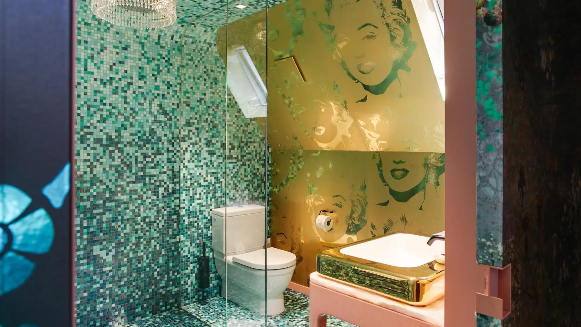 Small Luxury Hotel De Witte Lelie Antwerpen 4*,
